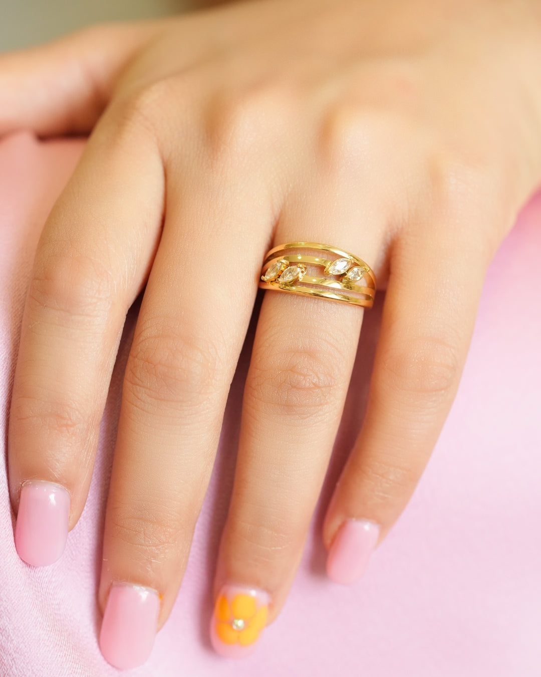 Elara Leaf Ring