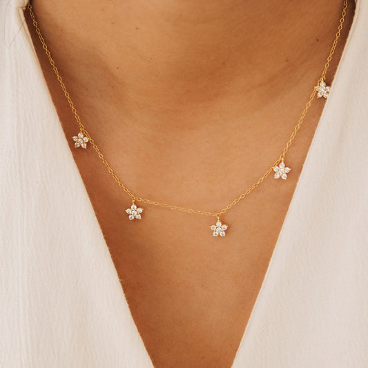Dainty Flower Necklace