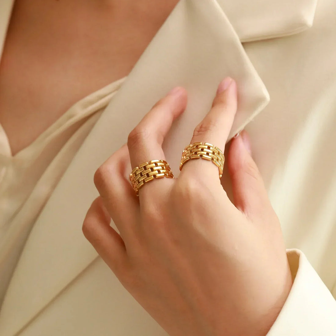 How To Wear Rings On Multiple Fingers