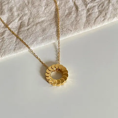 Petal Loop Necklace