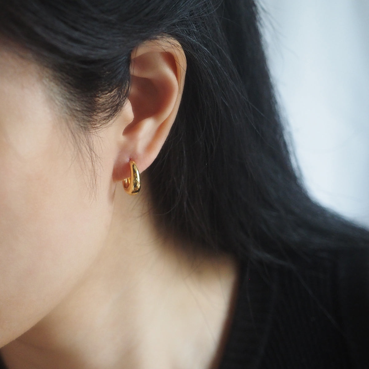 Minimalist Round Earrings