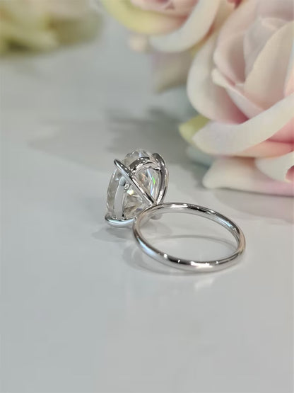 The Oval Solitaire Ring