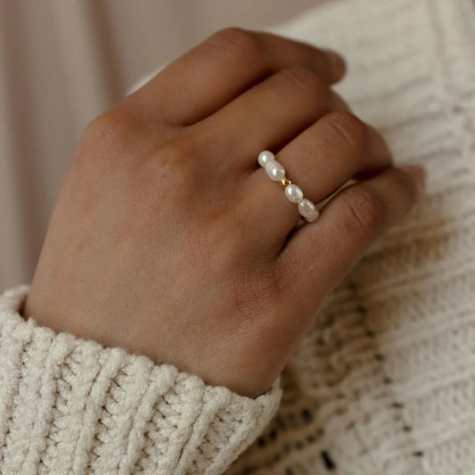Sera Pearl Ring