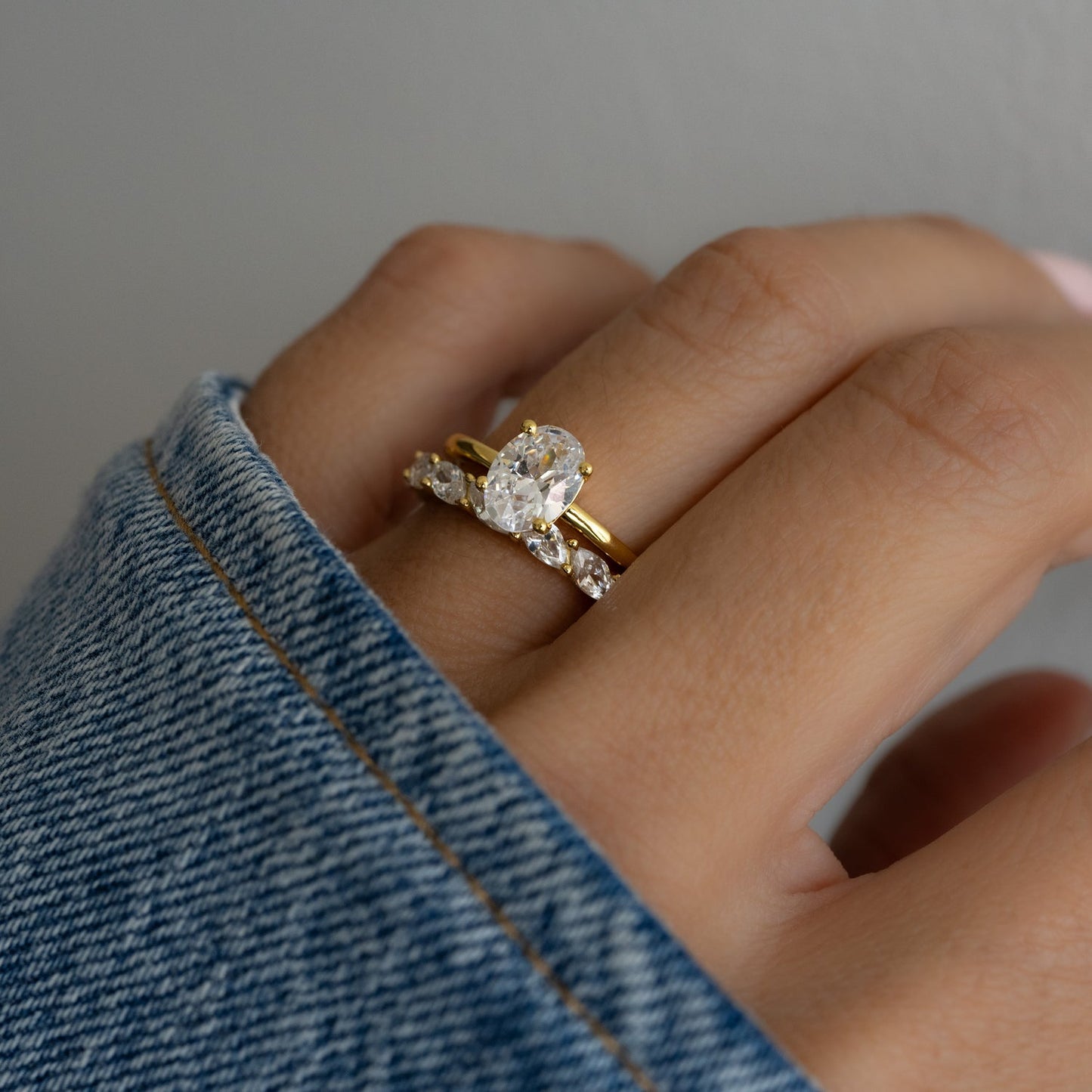 Aura Oval Solitaire Ring