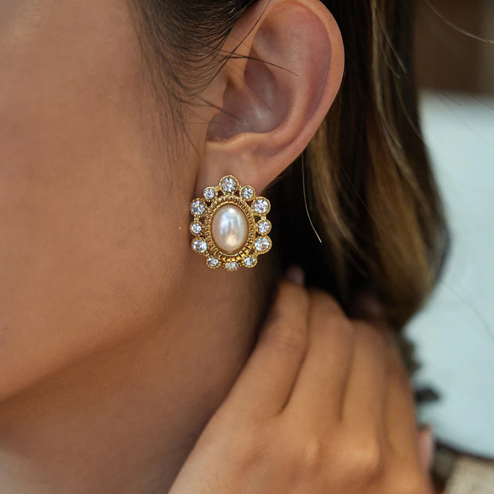 Sora Vintage Pearl Earrings