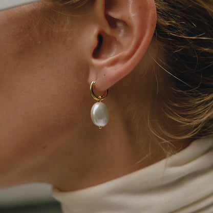 Elara Pearl Hoop Earrings