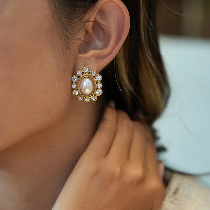 Sora Vintage Pearl Earrings