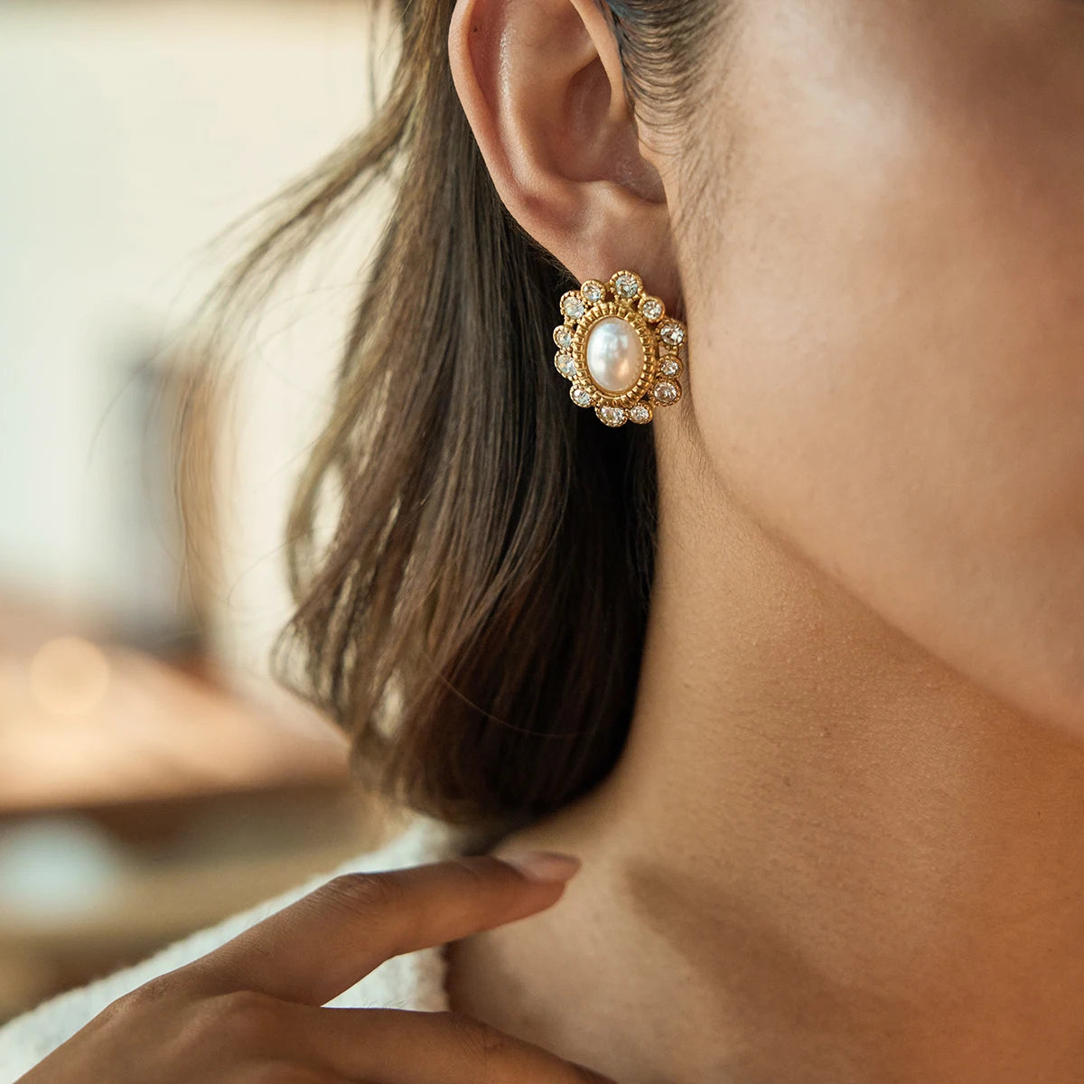 Sora Vintage Pearl Earrings