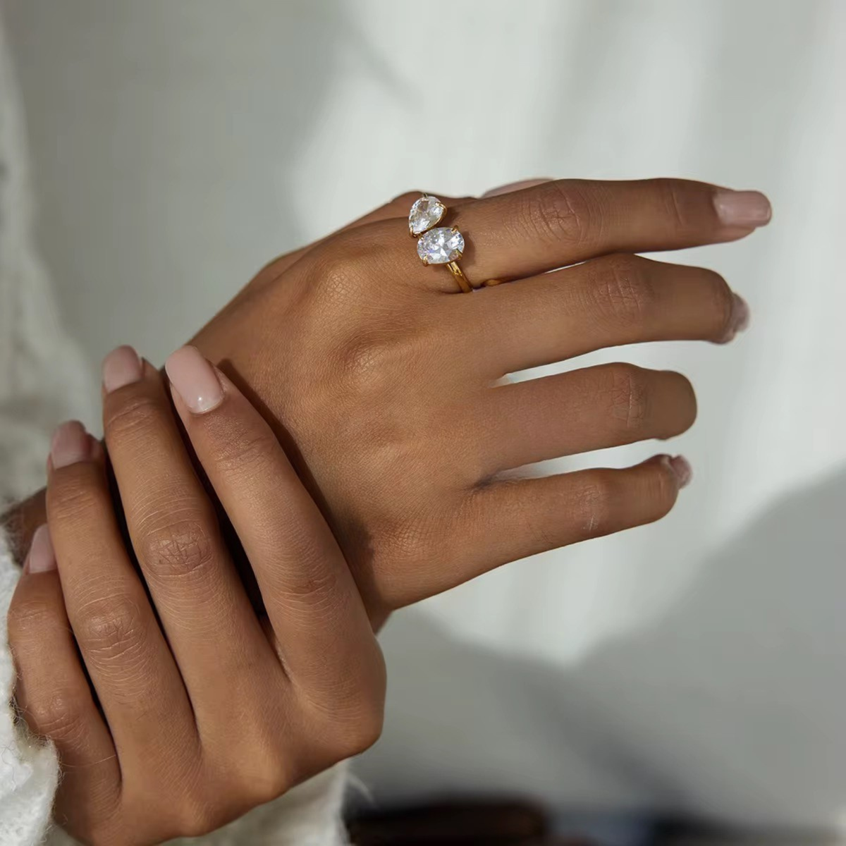 Oval & Pear Toi et Moi Ring