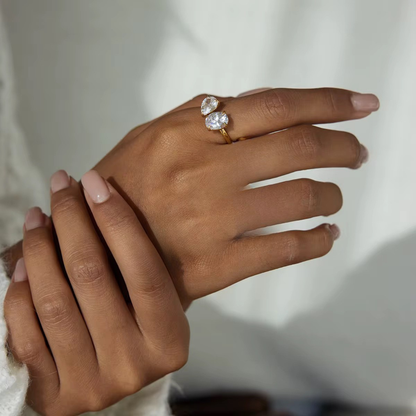 Oval & Pear Toi et Moi Ring