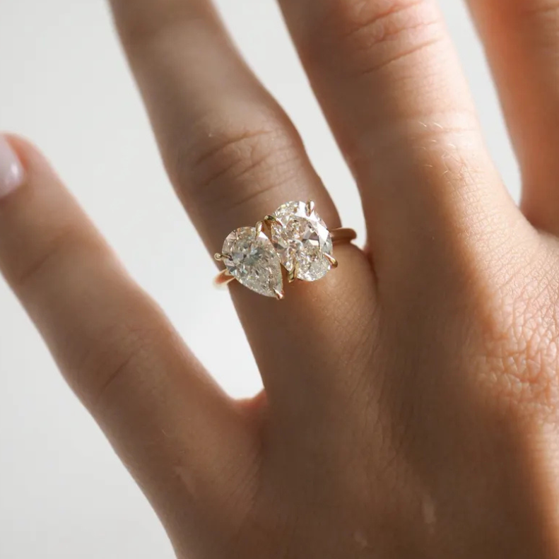 Oval & Pear Toi et Moi Ring