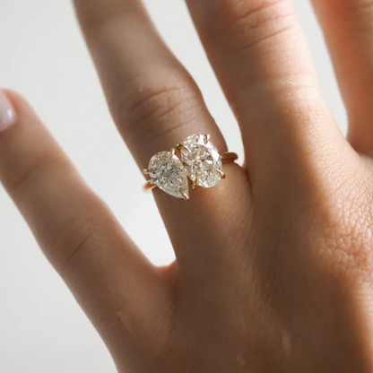 Oval & Pear Toi et Moi Ring