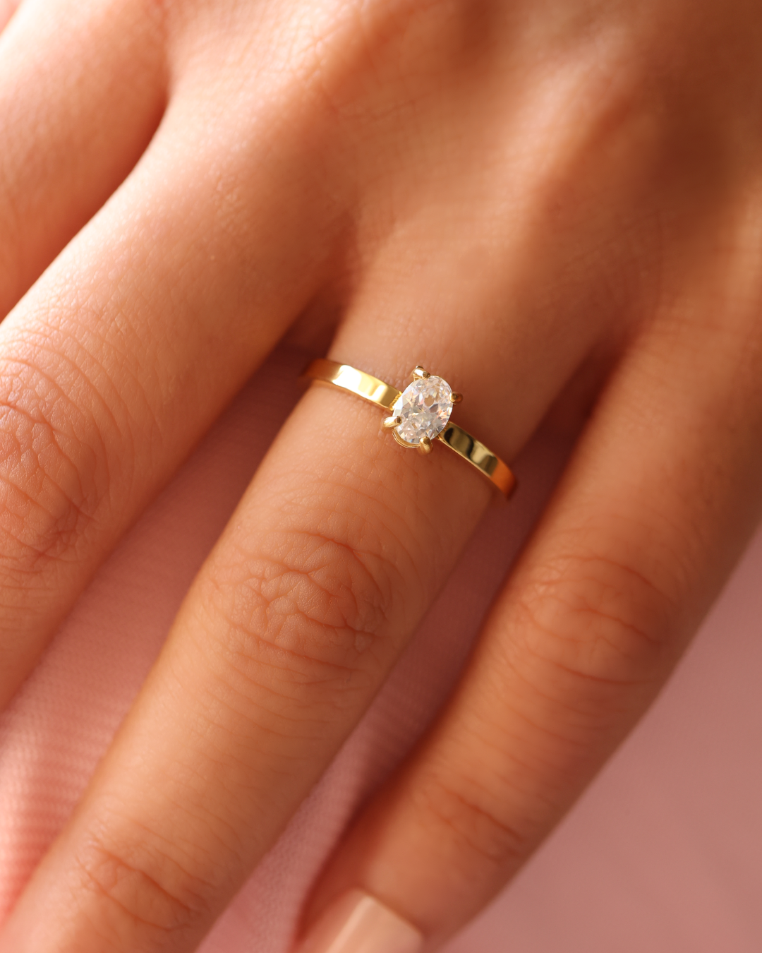 Amour Oval Solitaire Ring
