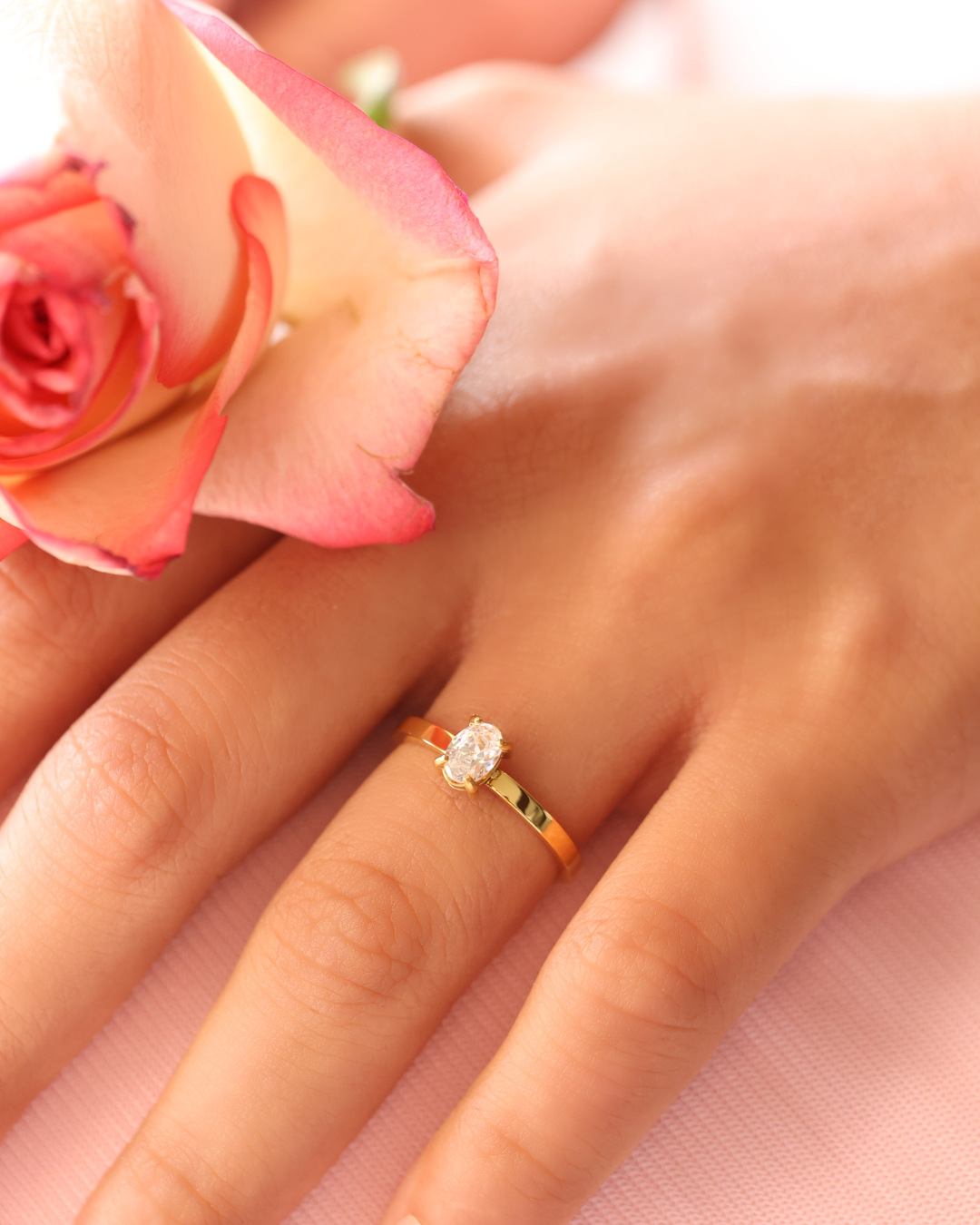 Amour Oval Solitaire Ring