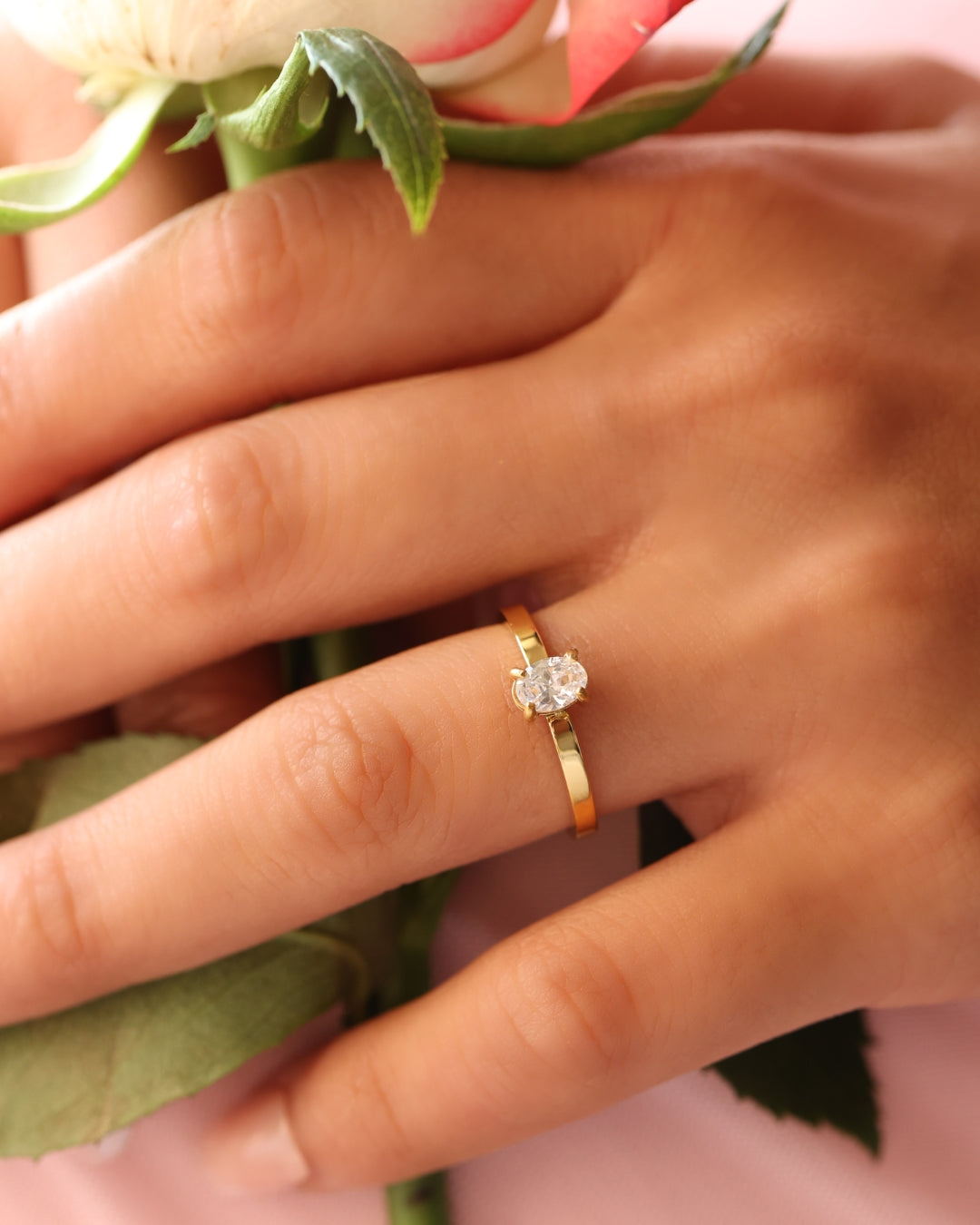 Amour Oval Solitaire Ring