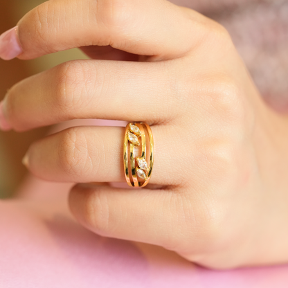 Elara Leaf Ring