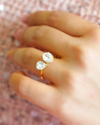 Oval & Pear Toi et Moi Ring