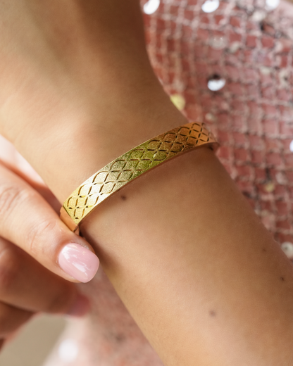 Vintage Curve Bracelet - 2.2