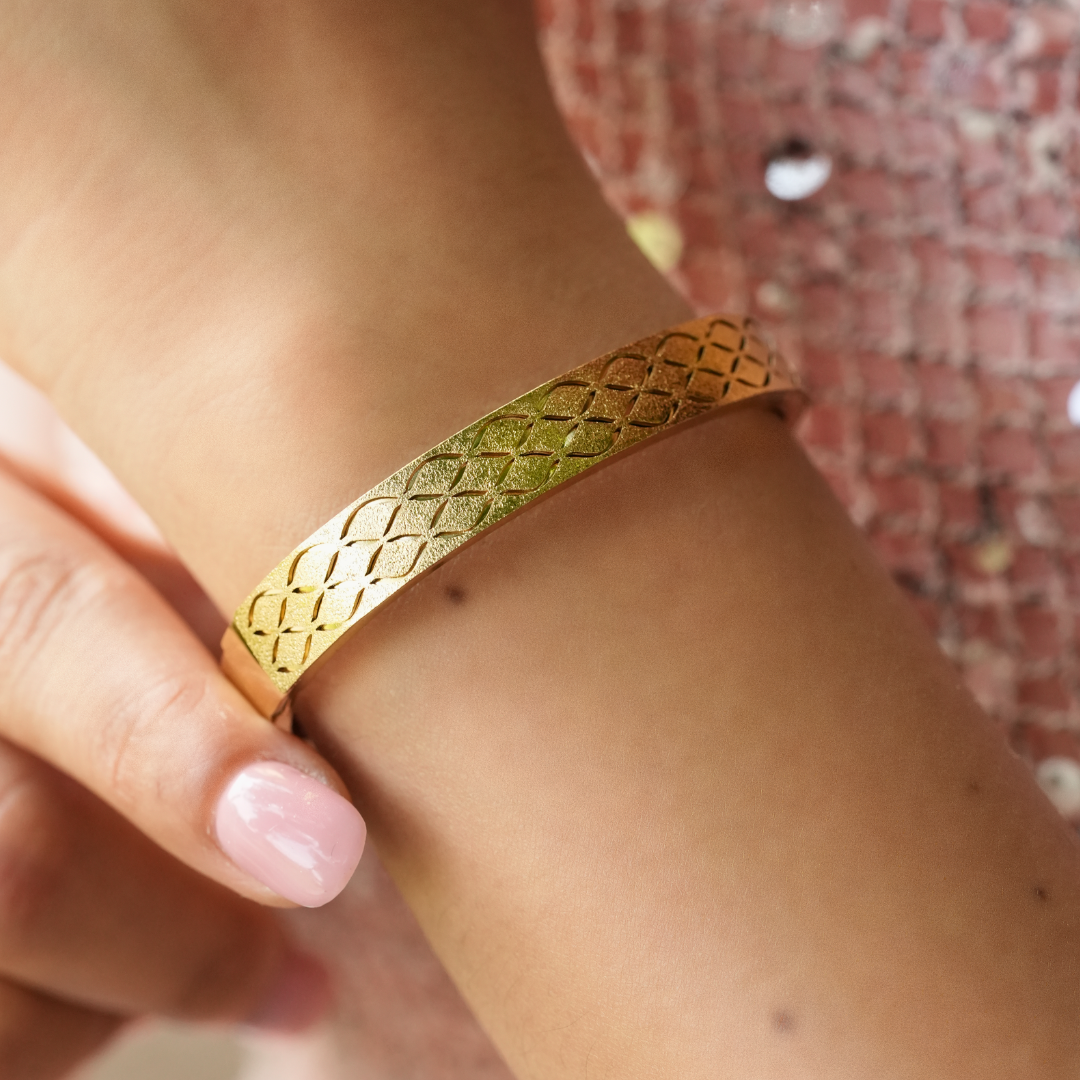 Vintage Curve Bracelet - 2.2