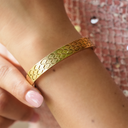Vintage Curve Bracelet - 2.2