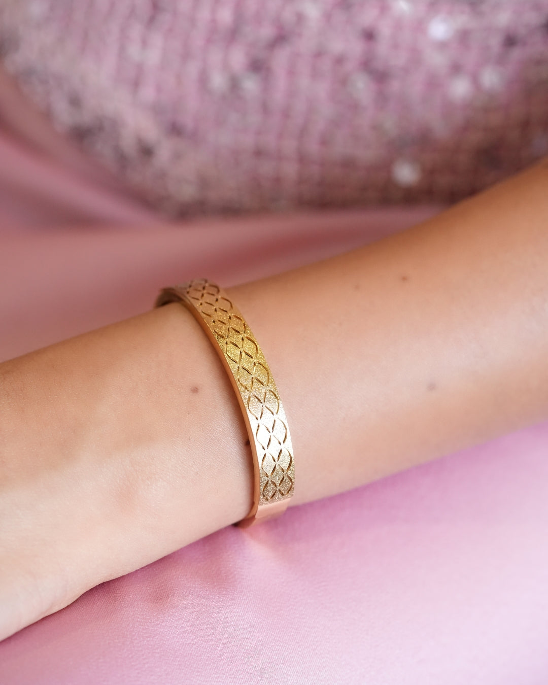 Vintage Curve Bracelet - 2.2