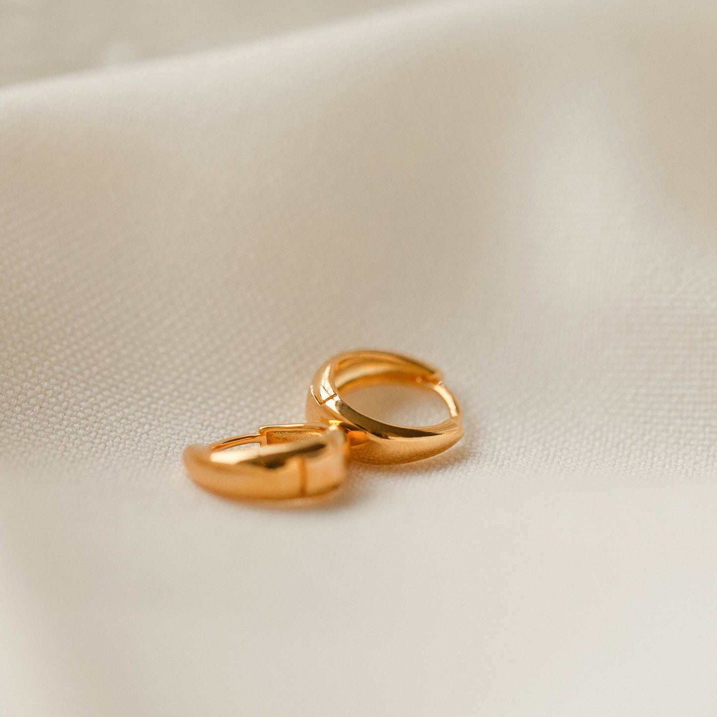 Minimalist Round Earrings