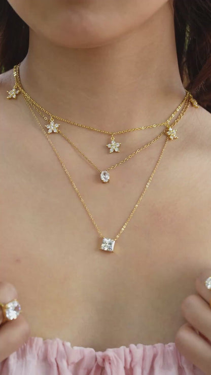 Dainty Flower Necklace