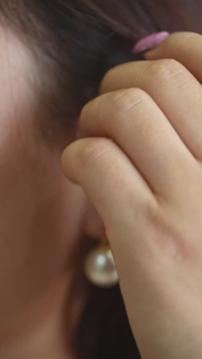Divine Pearl Earrings