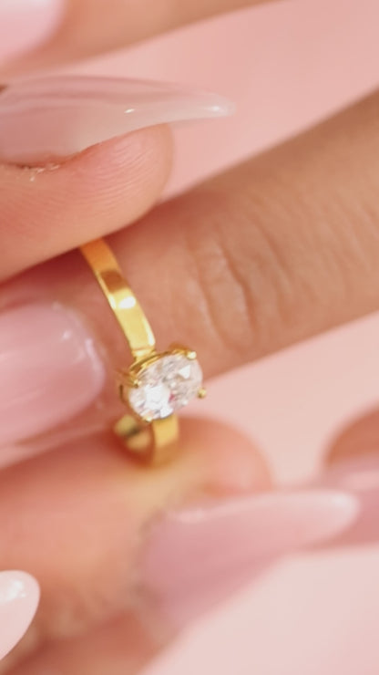 Amour Oval Solitaire Ring