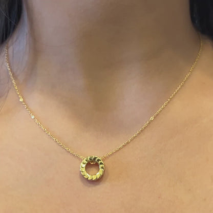 Petal Loop Necklace