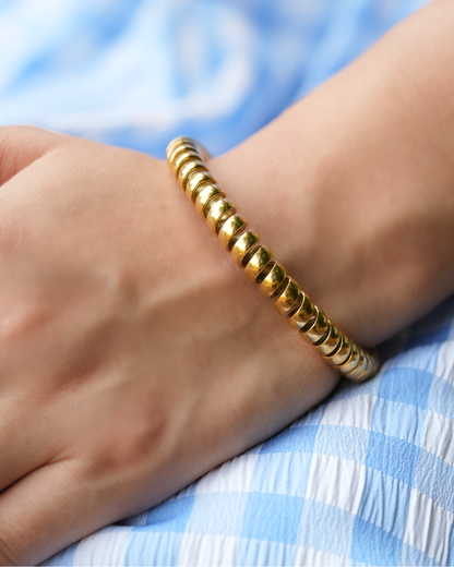 Spiral Curve Cuff Bracelet - 18K Gold Plated - Xiara