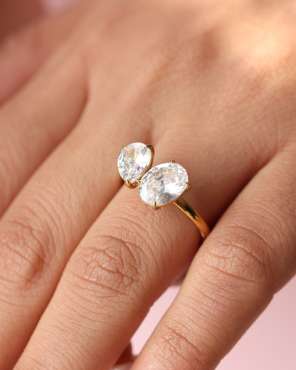 Oval & Pear Toi et Moi Ring