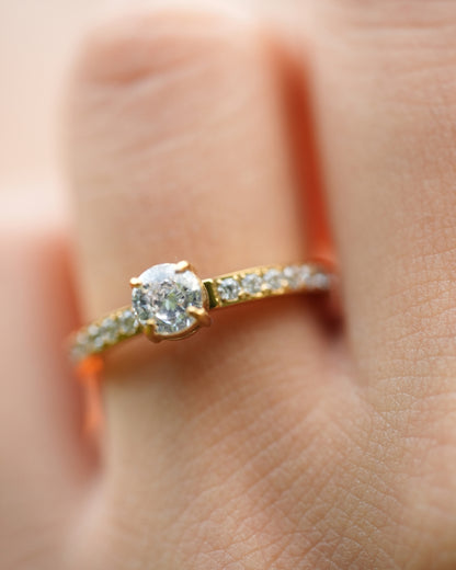 Round Diamond Band Ring
