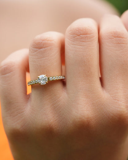 Round Diamond Band Ring