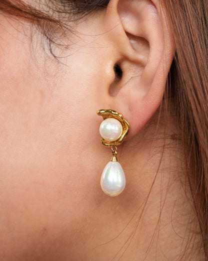 Dangling Pearl Earrings